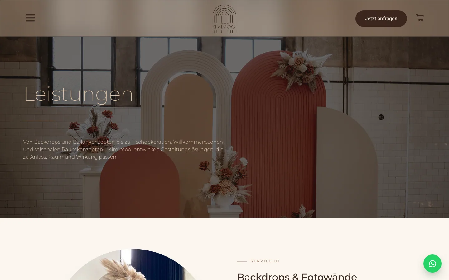 Kimimooi “Leistungen” services page with arched backdrop photography